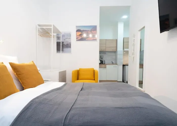 Modern Stylish Studio At Central Location