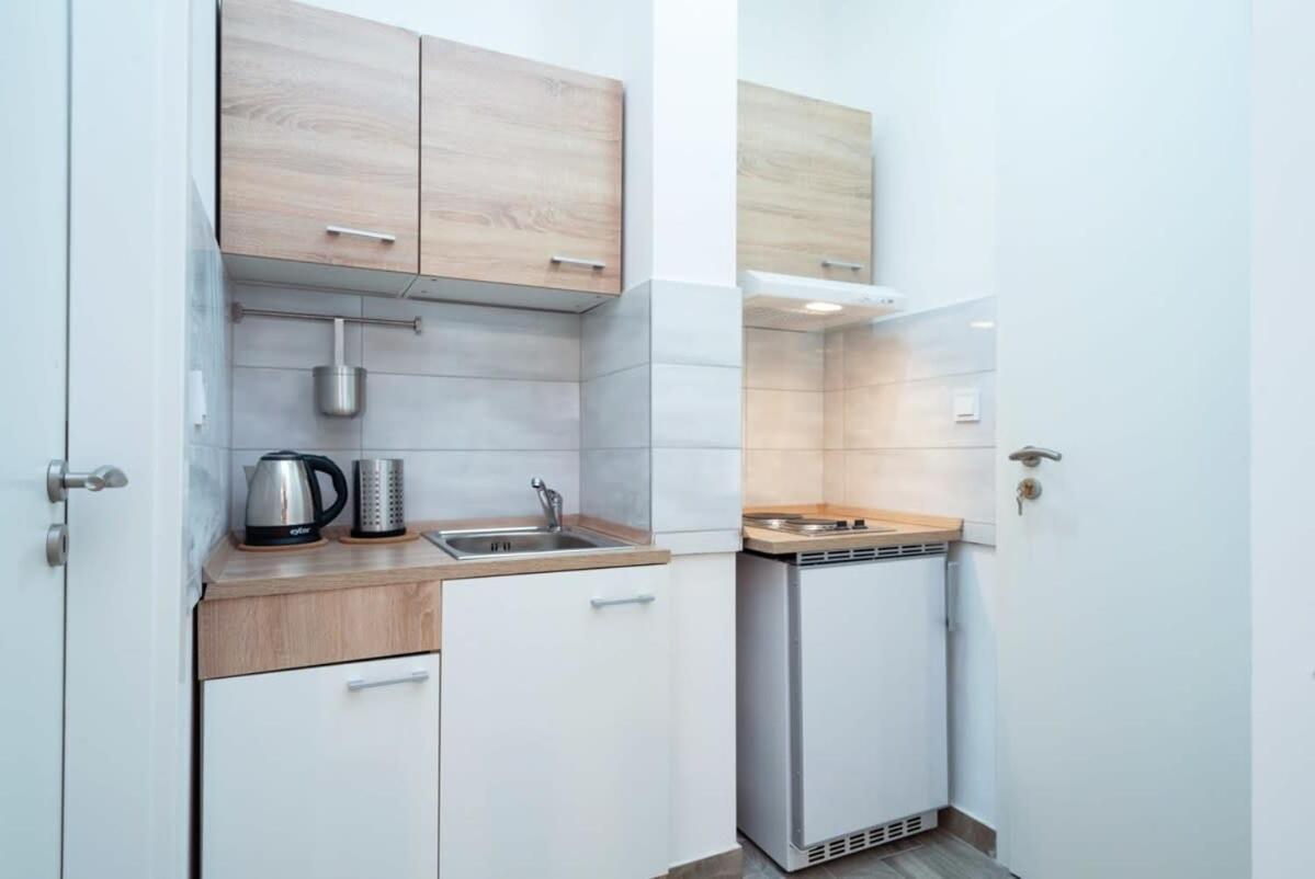 Modern Stylish At Location Apartman *