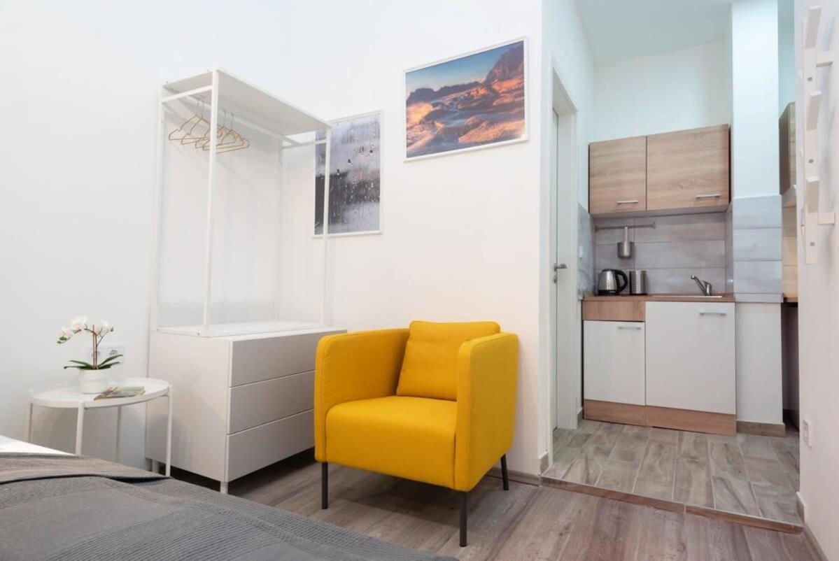Apartman Modern Stylish At Location