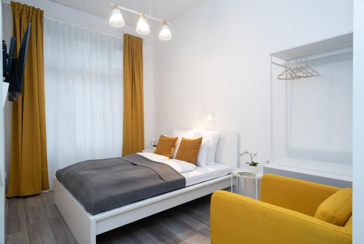 Modern Stylish At Location Apartman Budapest